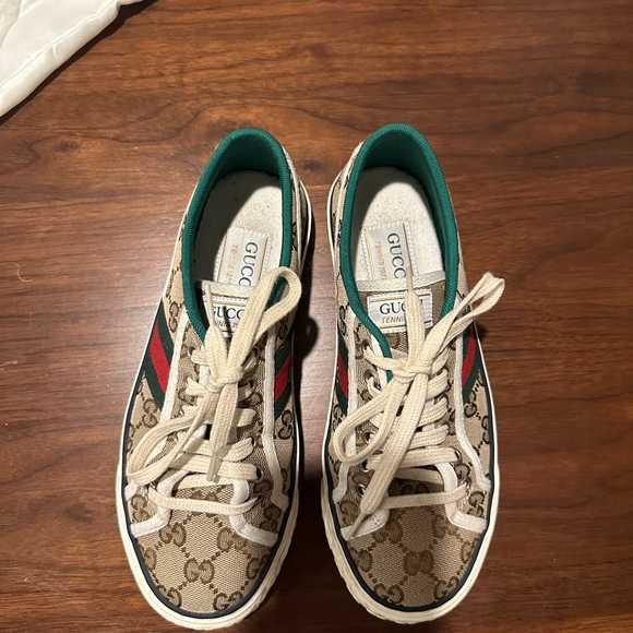 Gucci sneakers! - Picture 2 of 9